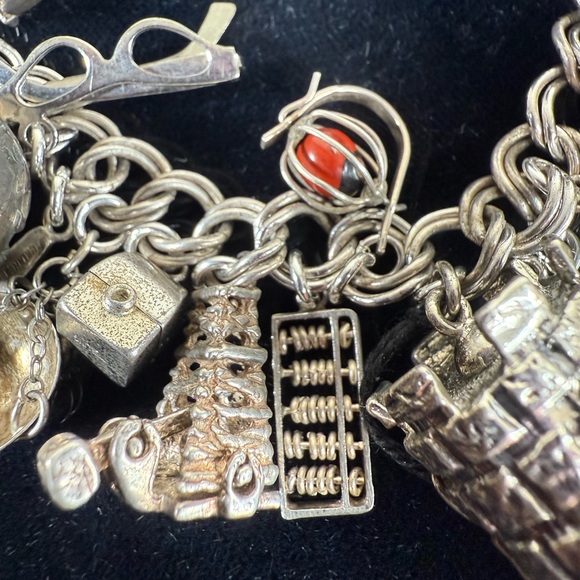 Vintage Moveable LOADED Sterling 925 Silver Articulated Charm Bracelet 89.3 G - Picture 6 of 16